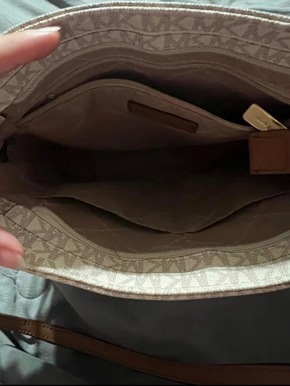 Michael Kors Jet Set Travel Large Logo Messenger Bag